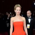 Jennifer Lawrence : chute et collier à deux millions de dollars aux Oscars 2014 à Los Angeles