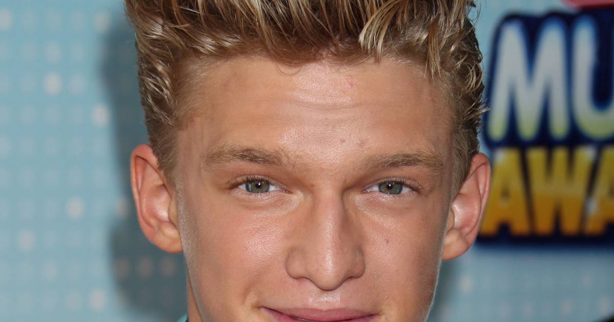 Cody Simpson aux Radio Disney Music Awards 2013 - Purebreak