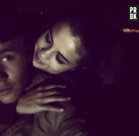Justin Bieber et Selena Gomez repérés en train de s'embrasser dans un restaurant