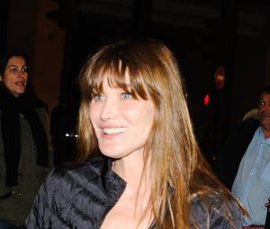 Carla Bruni à la sortie de son concert à l'Olympia à Paris, le 11 mars 2014