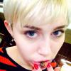 Miley Cyrus : un tatouage en forme de chat triste... sur la lèvre intérieure
