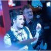 Glee saison 5, épisode 14 : Kurt (Chris Colfer) donne de la voix