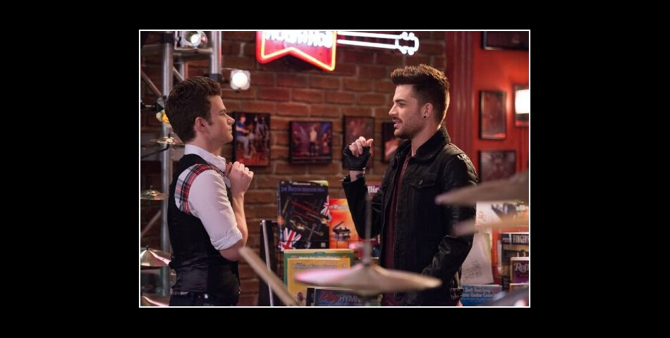 Glee saison 5, épisode 14 : Kurt et Elliott sur une photo