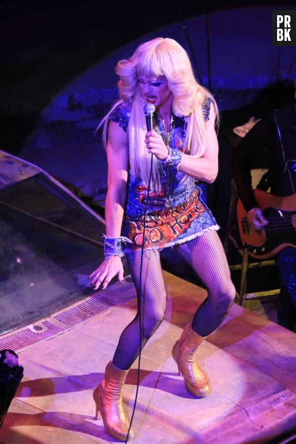 Neil Patrick Harris joue un drag queen dans la comédie musicale Hedwig and the Angry inch au Belasco Theater de New York, le 31 mars 2014
