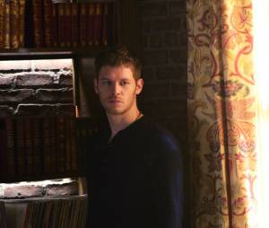 The Originals siason 1, épisode 19 : Joseph Morgan sur une photo