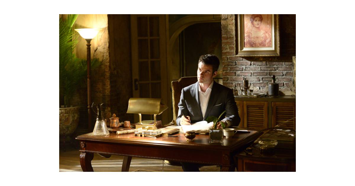 The Originals siason 1, épisode 19 : Daniel Gillies sur une photo