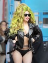  Lady Gaga : soutif et veste en cuir, le 2 avril 2014 &agrave; New York 