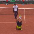 Roland Garros 2014 : Gaël Monfils lors d'une Battle de folie face à Laurent Lokoli