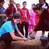 Selena Gomez : souriante et solidaire aux côtés d'enfants au Népal pour l'UNICEF