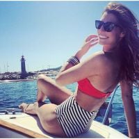 Laury Thilleman : pin-up sexy en bikini à Saint-Tropez