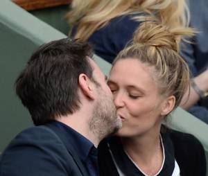 Clovis Cornillac complice avec sa femme à Roland Garros le 3 juin 2014