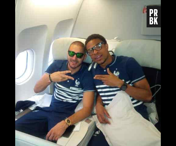 Karim Benzema et Loïc Rémy en route vers le Brésil, le 9 juin 2014
