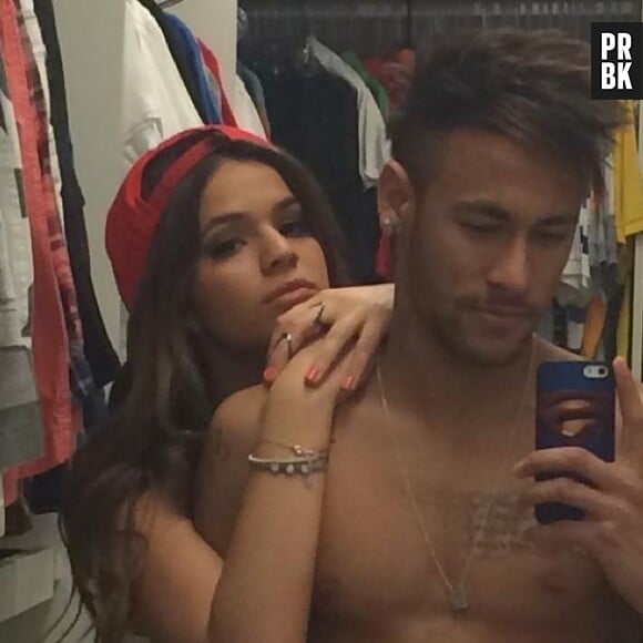 Neymar en mode selfie avec sa chérie sur Instagram après la victoire du Brésil au Mondial 2014