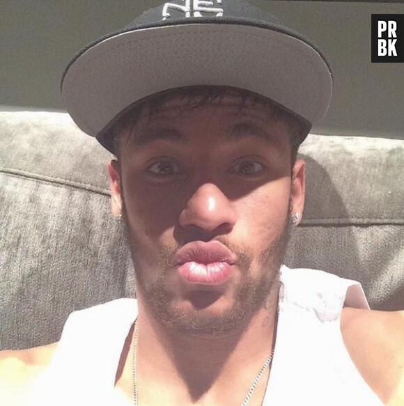 Neymar affiche son couple sur Instagram