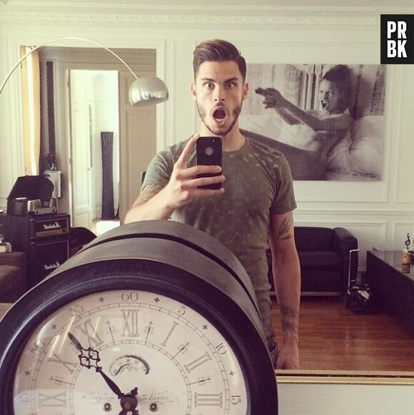 Baptiste Giabiconi addict aux selfies sur Instagram