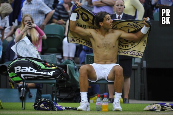Rafael Nadal torse-nu à Wimbledon