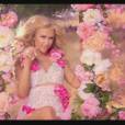  Paris Hilton : Come Alive, le clip avec des fleurs par milliers 