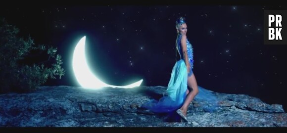 Paris Hilton : Come Alive, le nouveau clip de la chanteuse