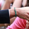 Rainbow Loom : même le Prince William a un bracelet multicolore au poignet !