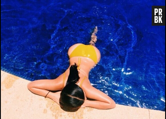 Best-of sexy Instagram : Kim Kardashian flotte