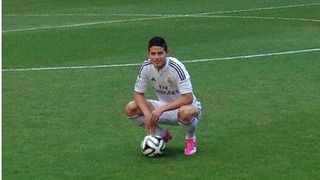 James Rodriguez (Real Madrid) sauve un supporter face aux services de sécurité