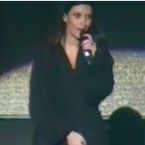 Laura Pausini sans culotte sur scène : moment de Solitudine pour la chanteuse