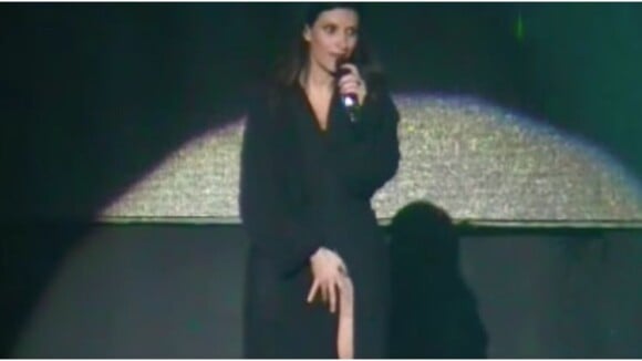 Laura Pausini sans culotte sur scène : moment de Solitudine pour la chanteuse