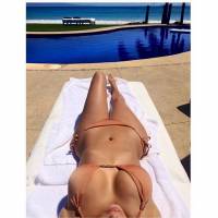 Kim Kardashian accro aux selfies ? 1200 par jour pendant ses vacances