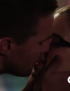  Arrow saison 3 : premier baiser entre Oliver et Felicity 