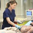 Grey's Anatomy saison 11, épisode 1 : Meredith face à un patient sur une photo