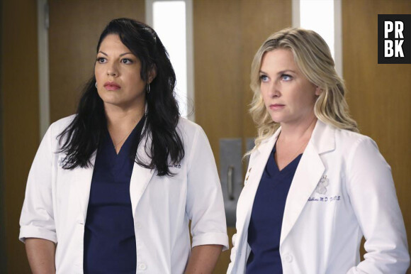 Grey's Anatomy saison 11, épisode 1 : Sara Ramirez et Jessica Capshaw sur une photo