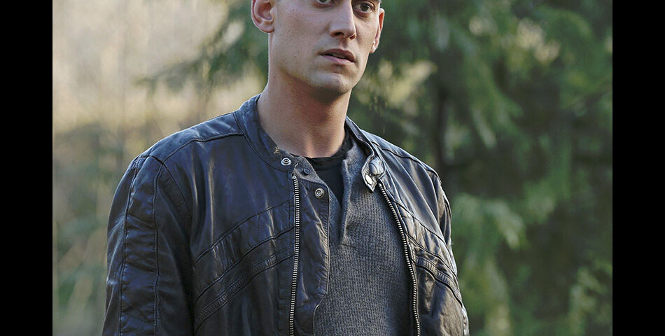 Once Upon a Time saison 4 : Michael Socha du spin-off Once Upon a Time in Wonderland débarque