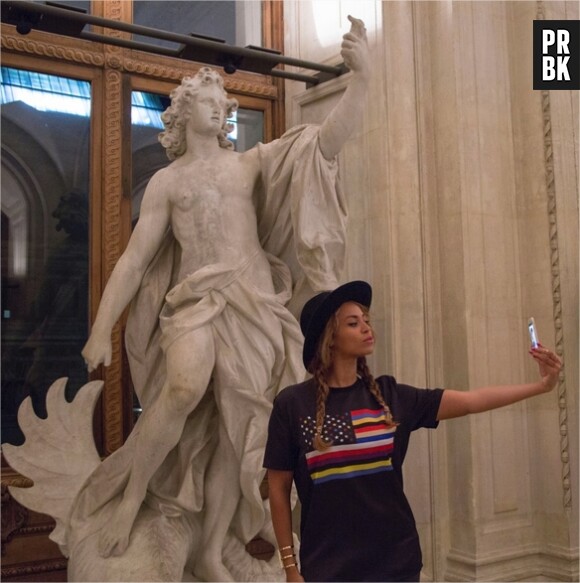 Beyoncé : petit selfie au Louvre