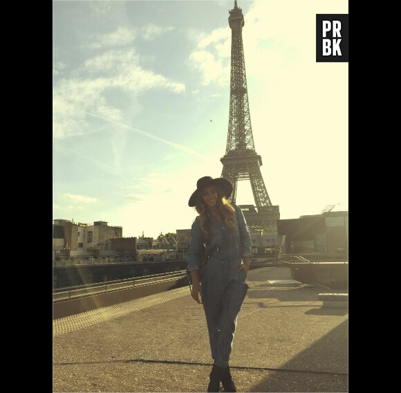 Beyoncé prend la pose devant la Tour Eiffel