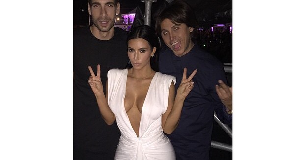 Kim Kardashian : décolleté hallucinant pour son anniversaire à Las Vegas