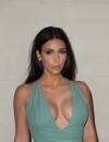  Kim Kardashian d&eacute;collet&eacute;e pour le d&eacute;fil&eacute; Valentino, le 9 juillet 2014 &agrave; Paris 