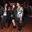 Amir, Stacy King, Juliette Moraine et Gwendal souriant à la première de Love Circus, le 28 octobre 2014, aux Folies Bergères