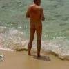 Les Princes de l'amour 2 : les candidats arrivent sur une plage de nudistes