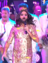 Cyril Hanouna en Conchita Wurst chante 'Les Sardines' pour les 40 ans de carrière de Patrick Sébastien, le 14 novembre 2014 sur France 2