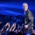 Eminem VS Iggy Azalea : Slim Shady menace de violer la rappeuse
