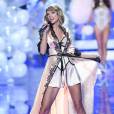  Taylor Swift en nuisette au Victoria's Secret Fashion Show 2014, le 2 décembre 2014 à Londres 
