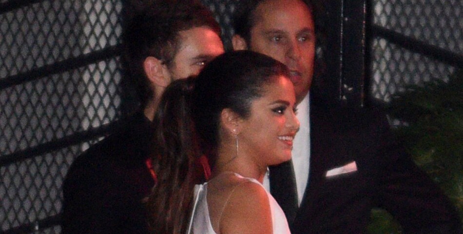  Selena Gomez et Zedd &amp;agrave; leur arriv&amp;eacute;e &amp;agrave; une soir&amp;eacute;e des Golden Globes 2015, le 11 janvier 2015 &amp;agrave; Los Angeles 