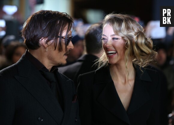 Johnny Depp et Amber Heard s'amusent à l'avant-première de Charlie Mortdecai, le 19 janvier 2015 à Londres