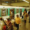 Paris : un conducteur de la ligne 6 du métro chante pour faire patienter les passagers