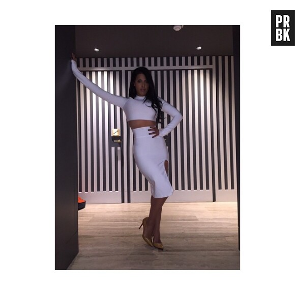Ayem sexy en robe blanche sur Instagram, le 25 janvier 2015