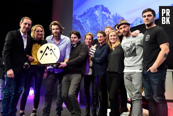 L'équipe de Toute première fois et Gad Elmaleh à la cérémonie de récompenses du Festival de l'Alpe d'Huez, le 18 janvier 2015