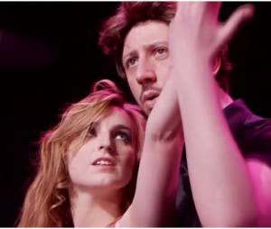 Alison Wheeler et Monsieur Poulpe en mode "B&eacute;b&eacute;" et Johnny de Dirty Dancing, le 4 f&eacute;vrier 2015 dans Le Grand Journal