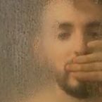 Christophe Willem nu chez une fan dans Tout peut arriver