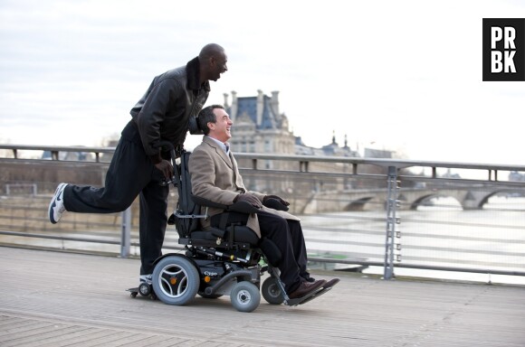 Intouchables : Omar Sy et François Cluzet dans une image du film