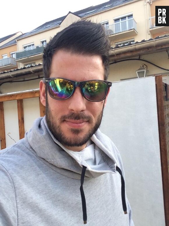 Zelko soutient Ayem sur Twitter